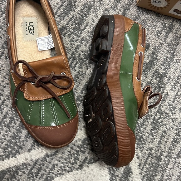 Ugg Ashdale shoes - Picture 4 of 5